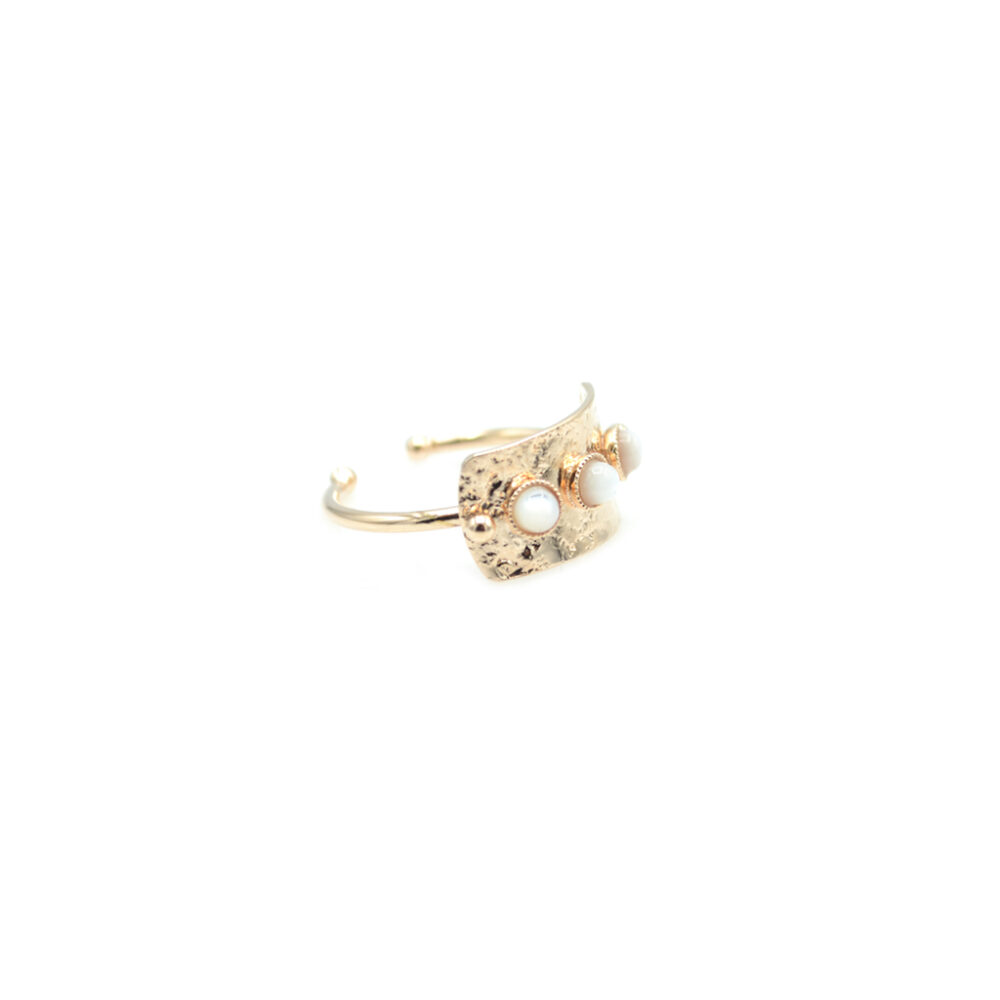 Bague rectangulaire or rose ornée de 3 pierres fines – Image 3
