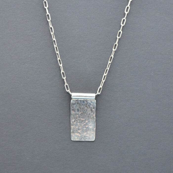 Collier plaque argent martelé