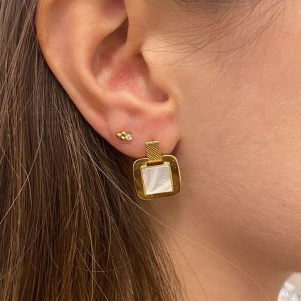 Boucles d'oreilles carrées XL ornées d'une pierre – Image 2