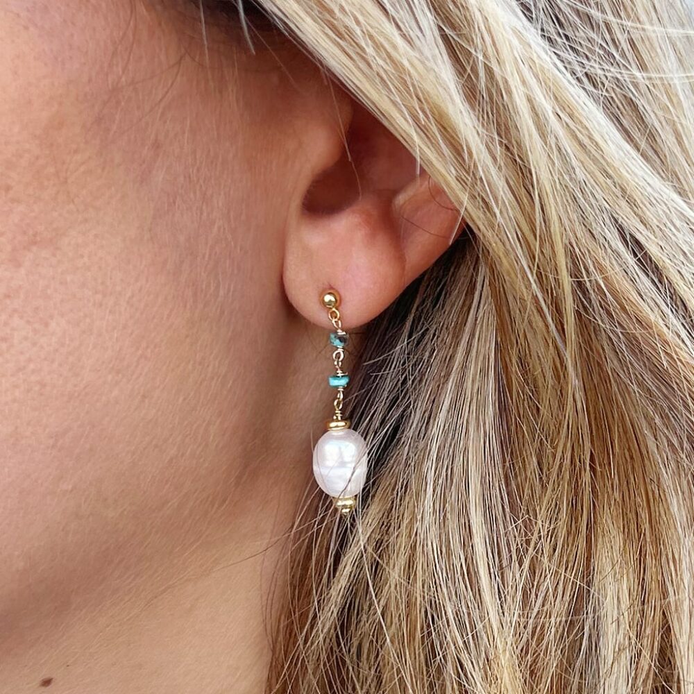 Boucles d'oreilles en perles d'eau douce et turquoise – Image 2