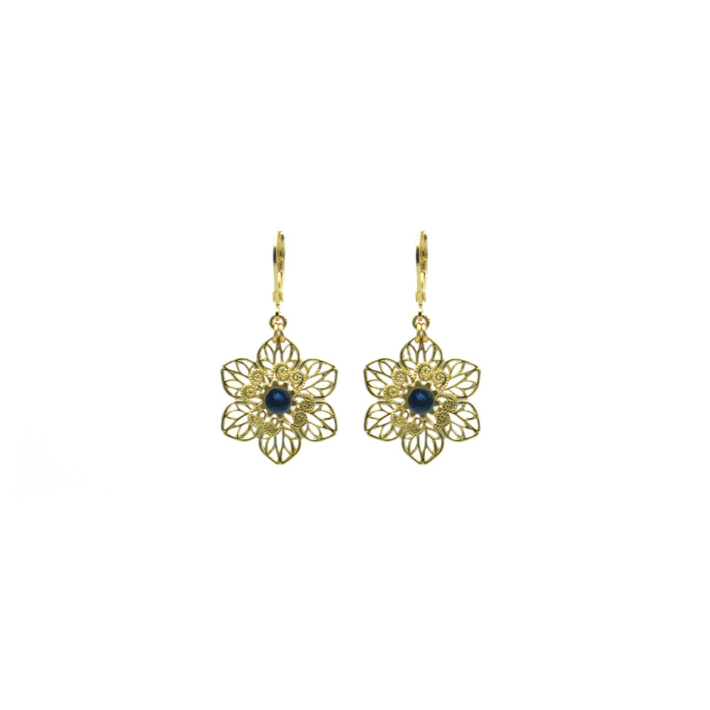 Boucles d'oreilles fleur ornée d'une pierre – Image 2