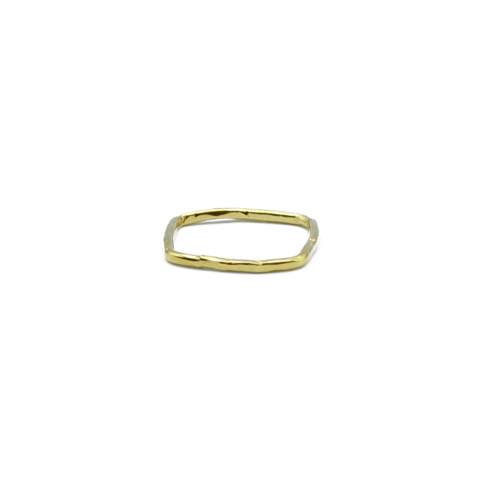 Bague carrée martelée
