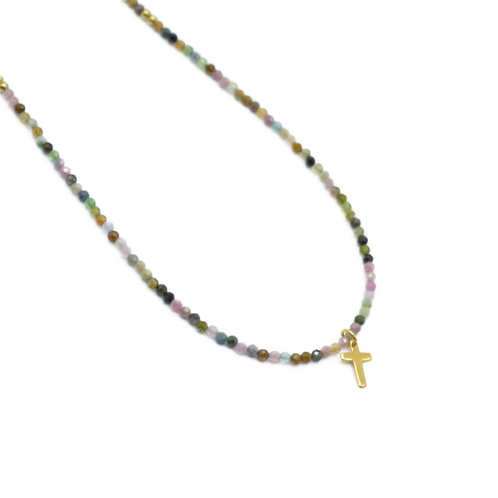 Collier croix en perles de tourmaline